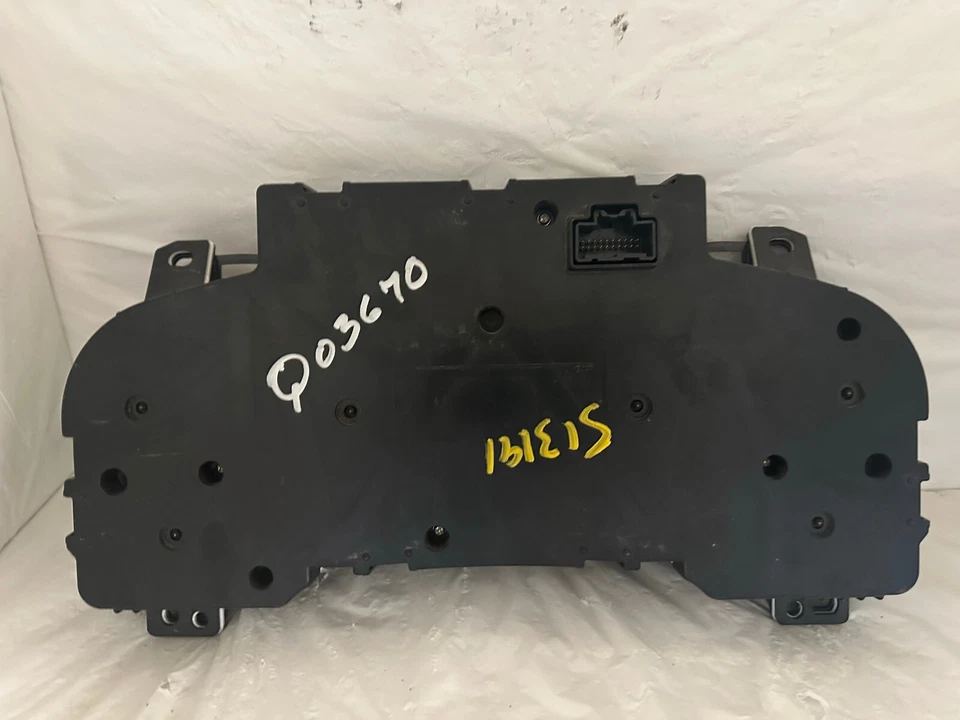 Speedometer Instrument Cluster 07 - 2011 Sierra 2500/3500 100,066 Miles DIESEL - Image 2 of 3