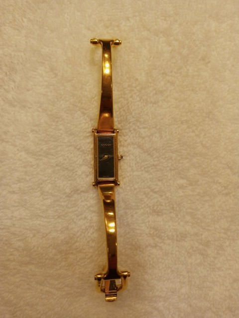 gucci gold bangle watch