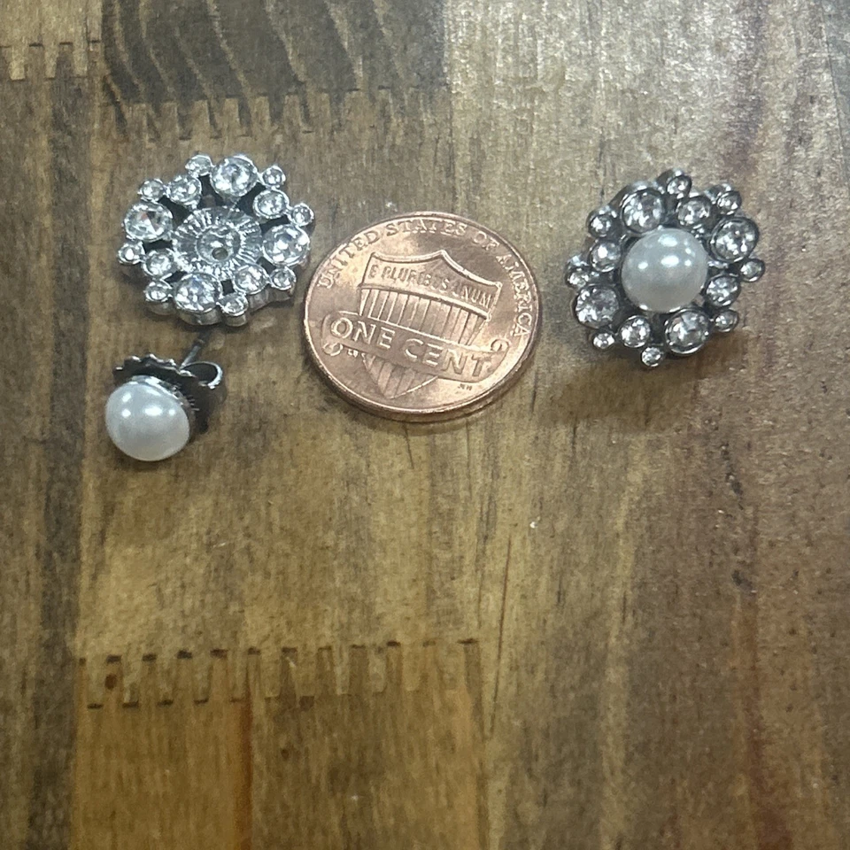 Brincos Lia Sophia "aninhados" 2 em 1 com cristais cortados e pérolas - Imagem 4 de 4