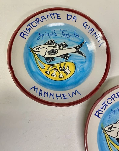 Set Of 2 Ristorante Da Gianni Spigola Del Buon Ricordo Mannheim Fish 9.0” Plates - Picture 3 of 10