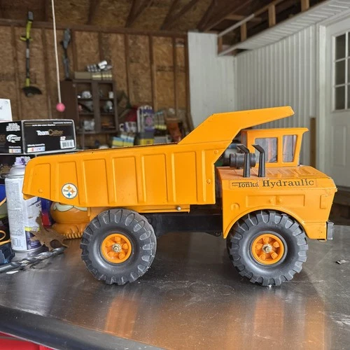 Vintage Mighty Tonka 1972 #3902 HYDRAULIC Dump Truck  Pressed Steel