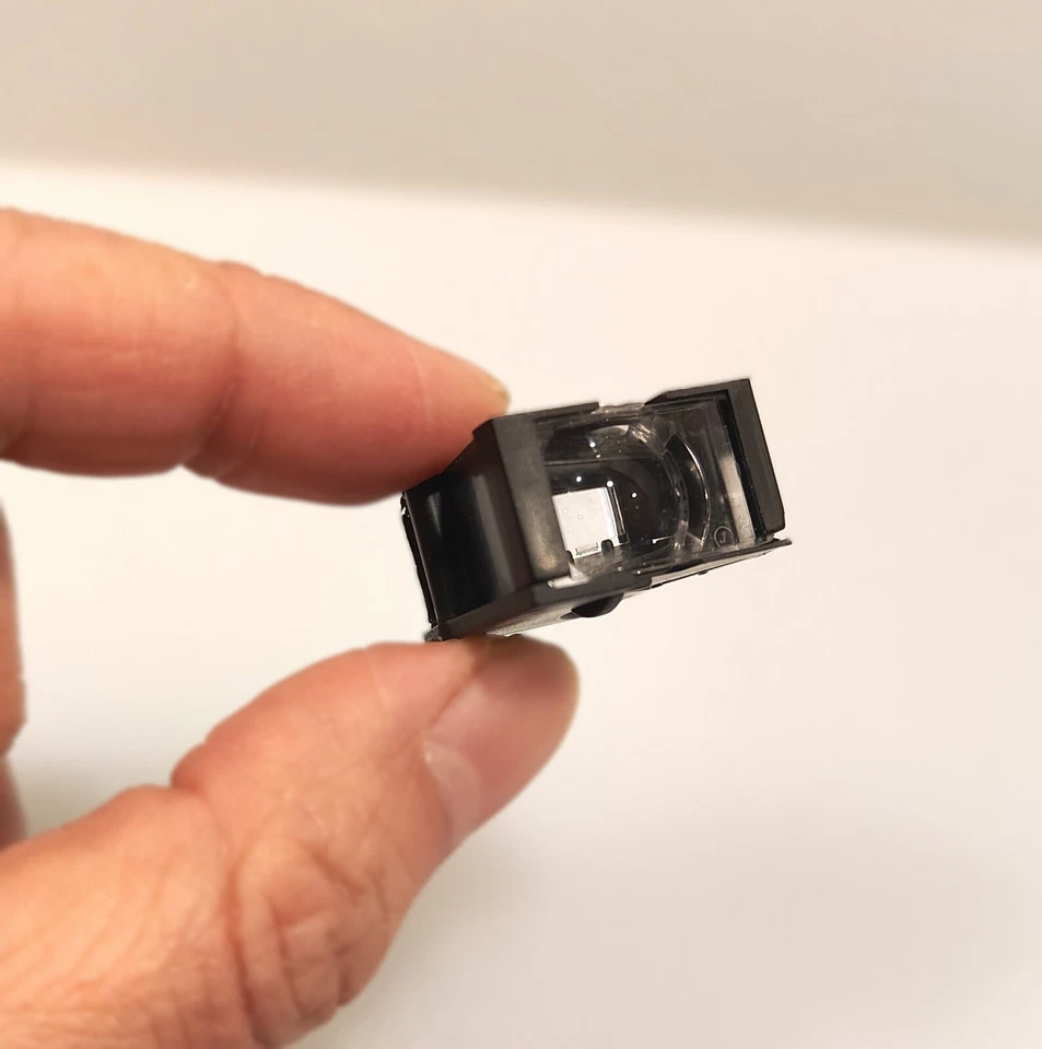 Optical Viewfinder (35mm) Hot Shoe Accessory Lens Only [Kodak Disposable Camera] - Image 3 of 4