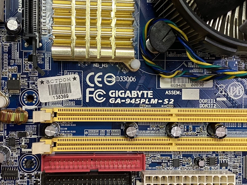 Placa madre Gigabyte GA-945PLM-S2 LGA775 Pentium D 3,4 GHz + escudo I/0 + ven... - Imagen 4 de 4