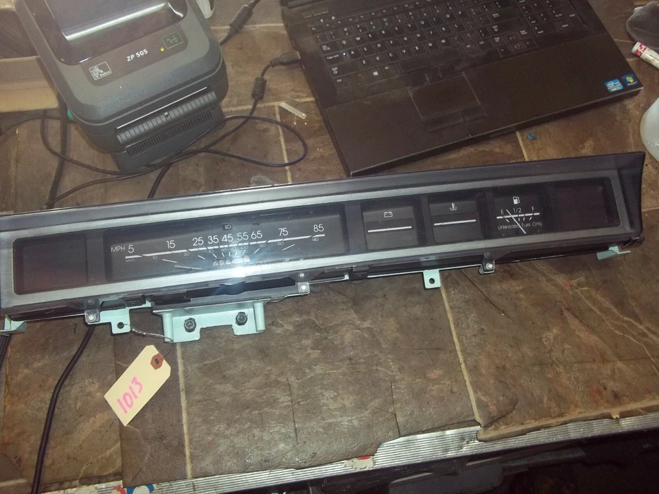 Cuadro de instrumentos velocímetro Chevy Celebrity 1984-1986 medidores 65 k millas OEM Foto 2 de 4