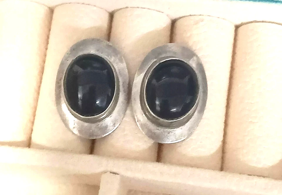 Argento D'Epoca Orecchini a Lobo Naturale Onice Nera Ovale Gemma per Donna - Immagine 2 di 4