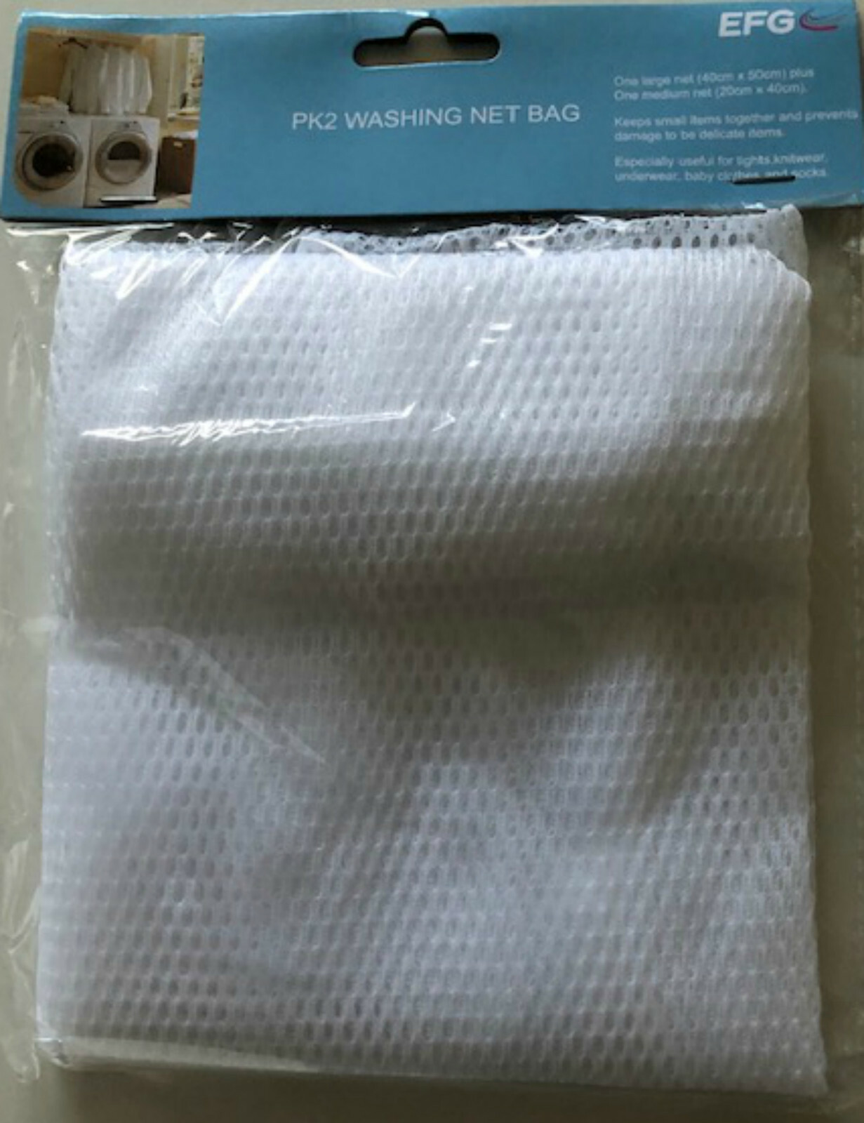 EFG PACK OF 2 REUSABLE MESH WASHING BAGS WITH ZIPS LAUNDRY DELICATES