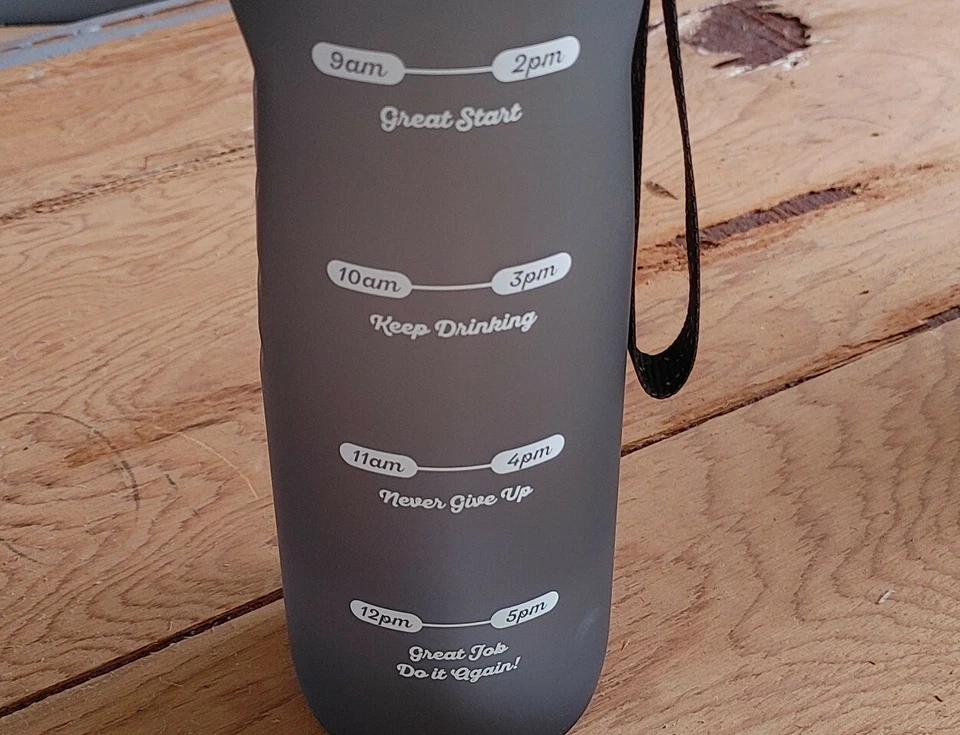 Nueva botella de agua deportiva H2OCOACH con marcador de tiempo motivacional 36 oz, paquete de 4 Foto 3 de 4