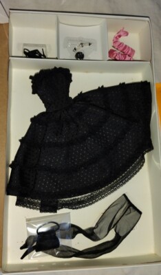 Barbie Fashion Model Collection – Black Enchantment – 2001 – Édition Limitée NRBF