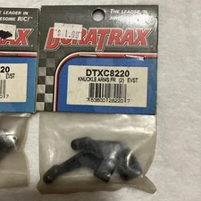 DURATRAX EVADER KNUCKLE ARMS FR DTXC8220