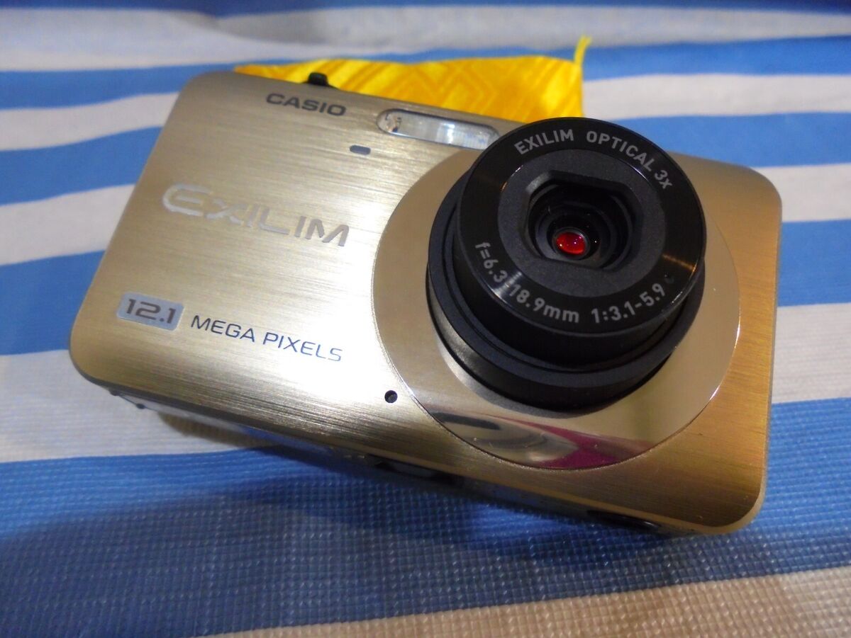 Casio EXILIM EX-Z90 Gold,12MP,3x,f/3.1,2.7in Excellent Casio EXILIM EX-Z90 Gold,12MP,3x,f/3.1,2.7in Excellent
