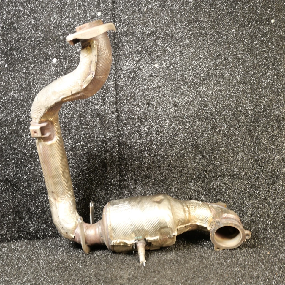 Convertidor catalítico delantero MERCEDES CLASE A CLA GLA A2474907100 2014 2024 15 k OEM Foto 2 de 4