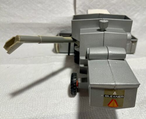 Vintage 1982 ERTL 1:32nd Scale Allis Chalmers Gleaner L3 Combine, #1207 - Picture 10 of 18