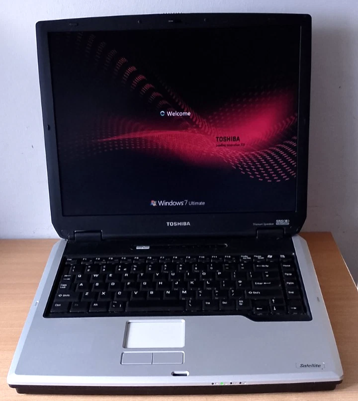 Vintage Toshiba Satellite SA40 Laptop - 512MB Ram -  40GB HD - DVD/CDRW - Image 3 of 4