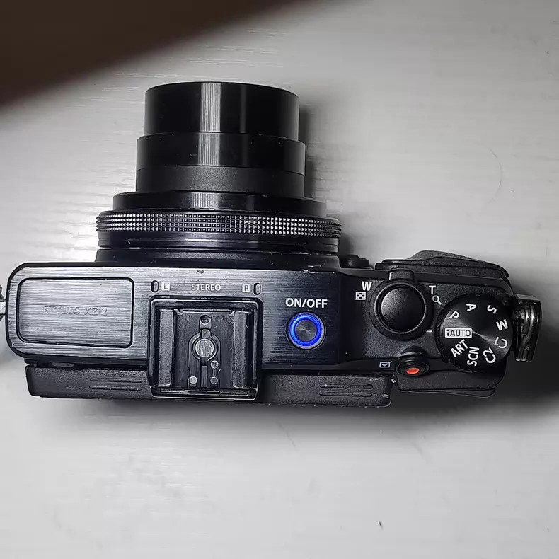 Olympus Stylus XZ-2 Black 12MP Digital Camera Black 28-112mm F1.8