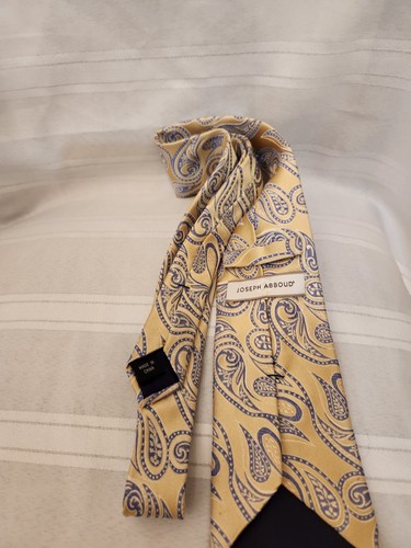 Joseph Abboud Yellow & Blue Pasley repeat pattern Mens 100% Silk Tie - Picture 5 of 13