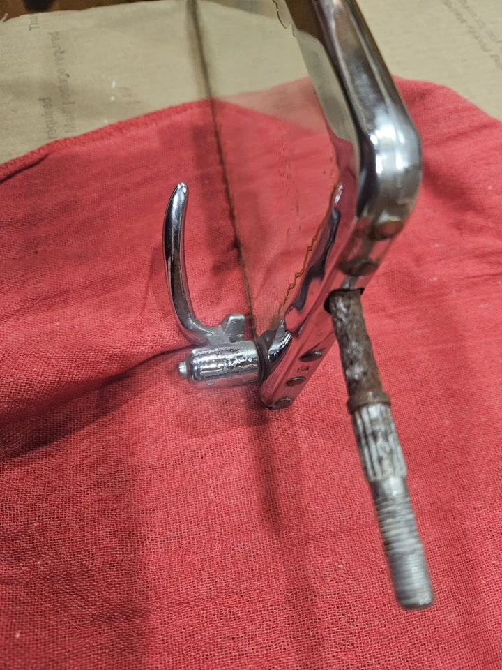 1955 1956 Ford Mercury Drivers VENT WINDOW ASSY GLASS FRAME Latch Pivot CONV HT - Image 3 of 4