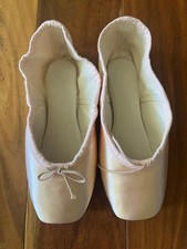 Suffolk Spotlight Pointe Ballet Shoes Hard Shank 4 Length XN Width NIB Brand New