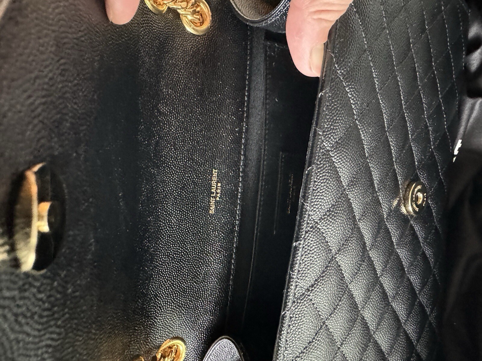 Nuovo Saint Laurent Busta Media Saffiano Pelle Nero con ferramenta oro