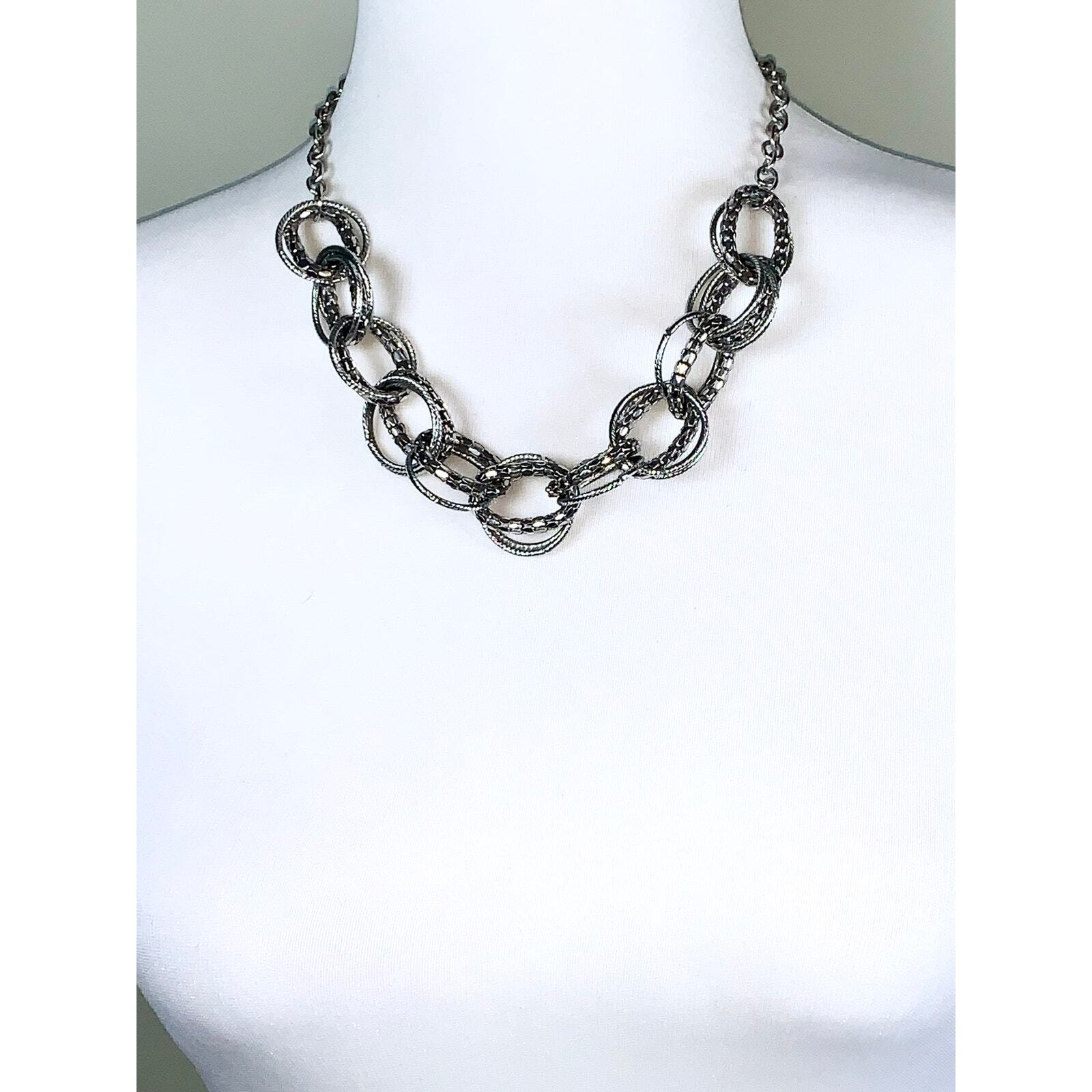Silver Tone Interlocking Textured Snake Chain Cir… - image 8