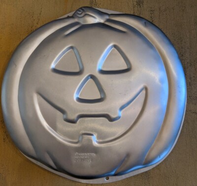Wilton Halloween Pumpkin Cake Pan 2105-3068 (1995}