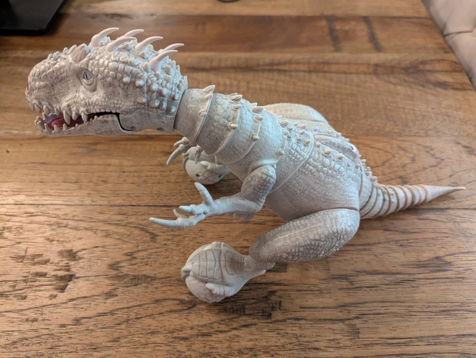Jurassic World Zoomer Indominus Rex Dino RC Remote Control (Bad Battery *Read*) - Image 3 of 4