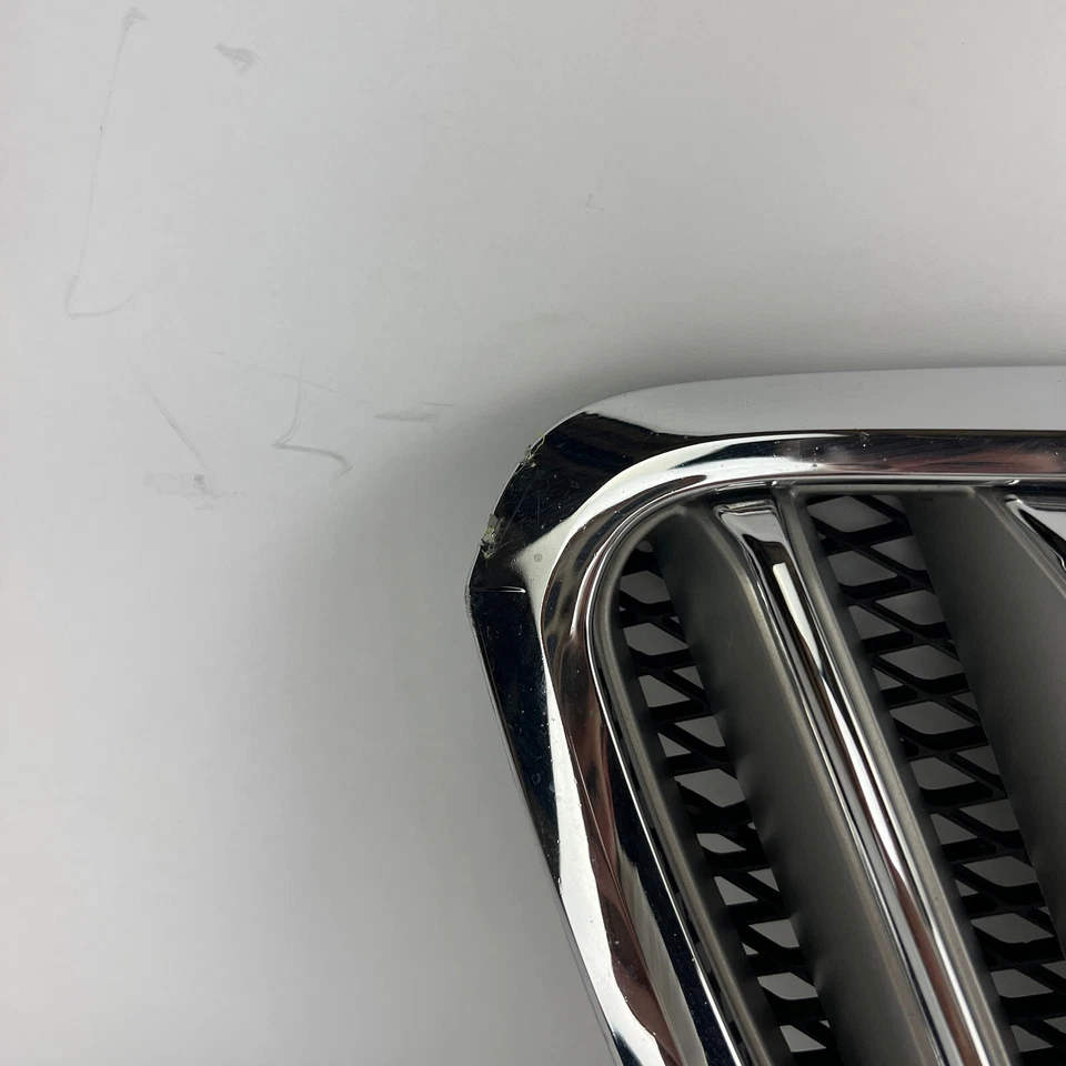 *PESTAÑAS ROTAS* OEM 2010 2011 2012 Buick LaCrosse parrilla delantera cromada 20925291 Foto 3 de 4