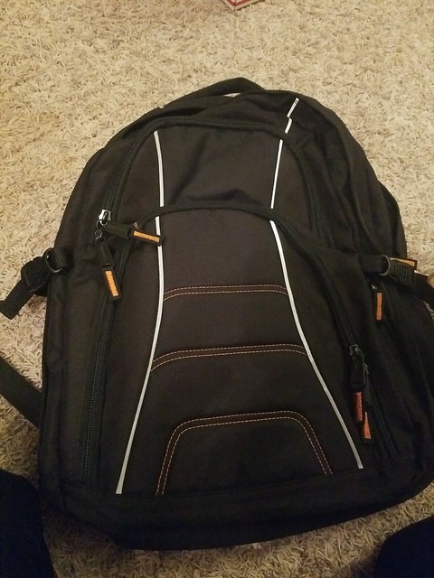 amazonbasics laptop computer backpack
