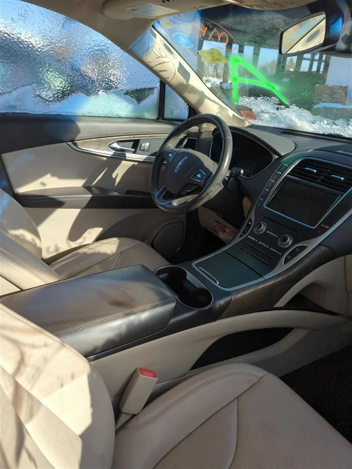 2016 Lincoln MKX Right Tail Light Assembly White OEM 102715 60000 Miles - Image 2 of 4