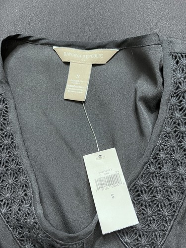 Banana Republic Black Sleeveless Blouse Womens Size Small Crochet Neckline - Picture 5 of 7