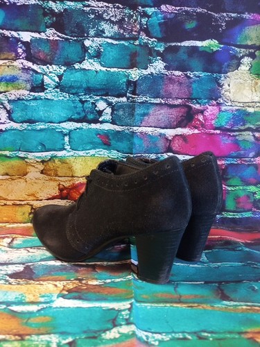 Clarks 90's Bendables Dark Academia Black Suede Brogue Oxford Heel Boots 7.5 M - Picture 3 of 11