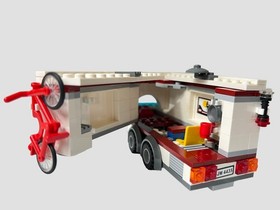 LEGO City 4435 Car & Caravan 2012 Retired Complete w/ Minifigs Manual