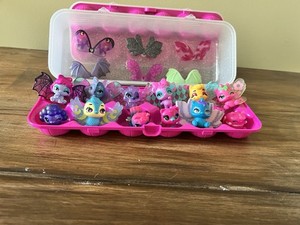 Hatchimals with removable wings