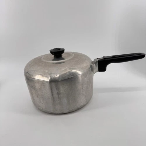 VTG Wagner Ware Sydney O Magnalite 4 QT Sauce Pot 4684-M With Lid Double Spouts