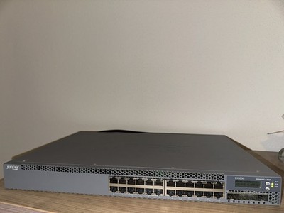 Juniper EX3300-24T Managed Switch mit 4 SFP+-Slots, Netzteil und Lüfter
