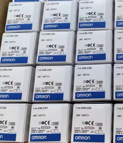 1pcs OMRON D4N-212H limit switch - Picture 1 of 1
