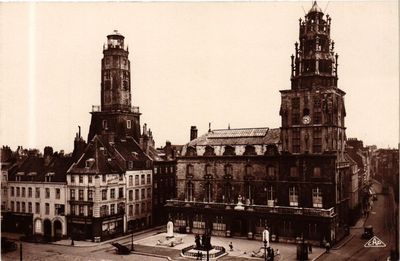 Old postcard Calais - La Place d'Armes (268411)