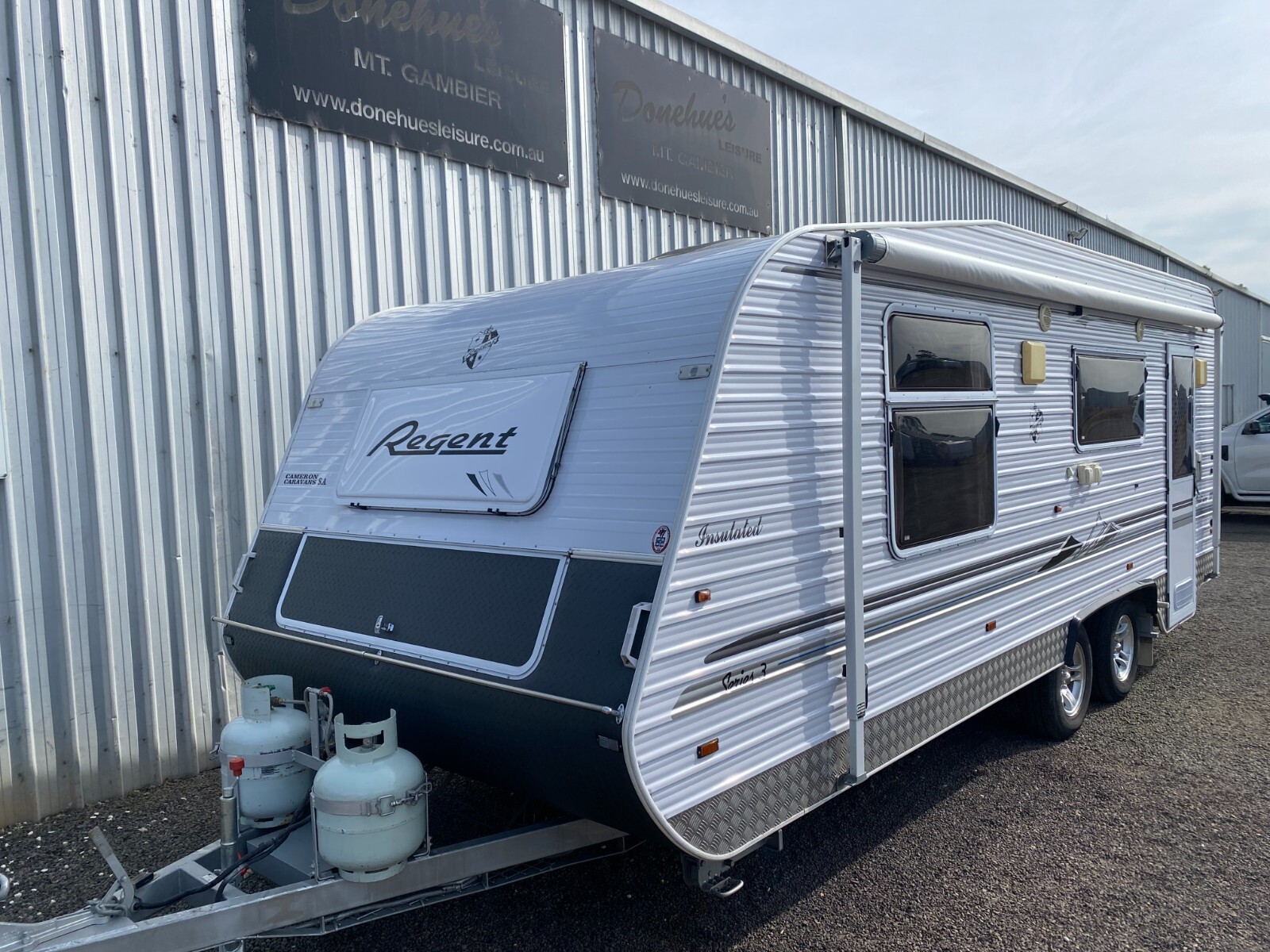 "AVAILABLE NOW" REGENT CARAVAN, TOILET/SHOWER COMBO, DIESEL HEATING eBay