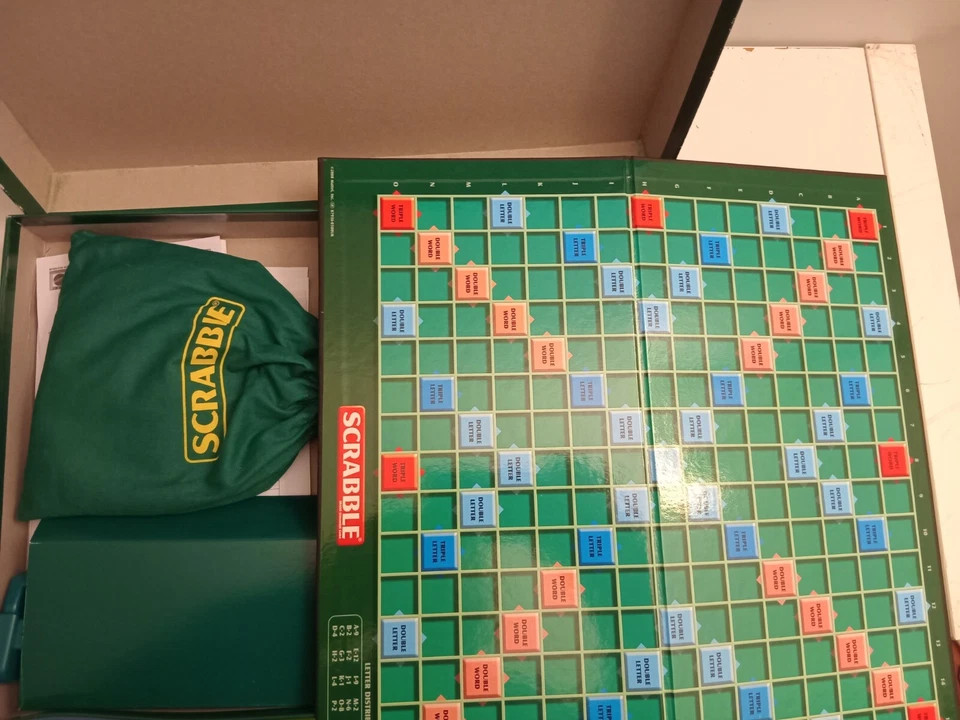 SCRABBLE ORIGINAL MATTEL 2008 EDITION 51279 COMPLETE - Image 2 of 4