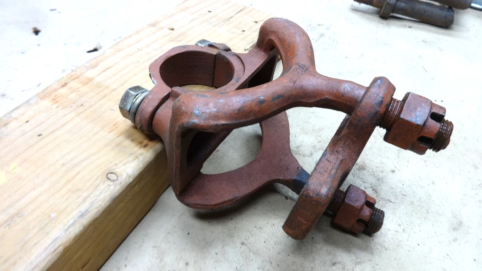 1923 1924 1925 Modelo T Ford Abrazadera de resorte delantera / Montaje de motor Original Foto 2 de 4