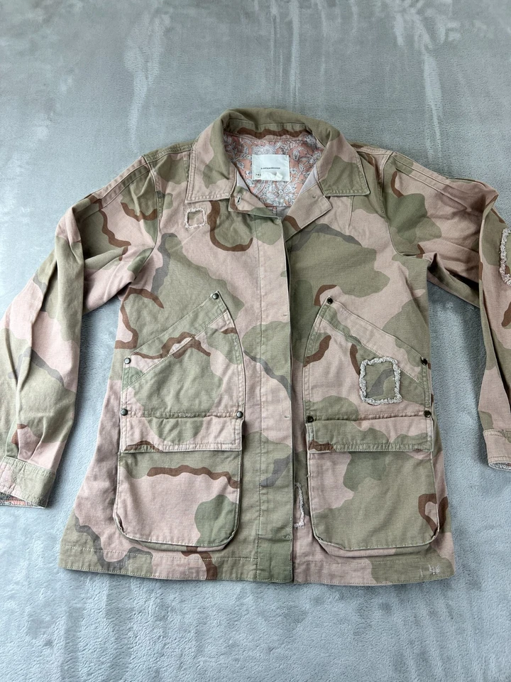 Jaqueta Anthropologie tamanho médio utilitário de camuflagem leve botão frontal - Imagem 2 de 4