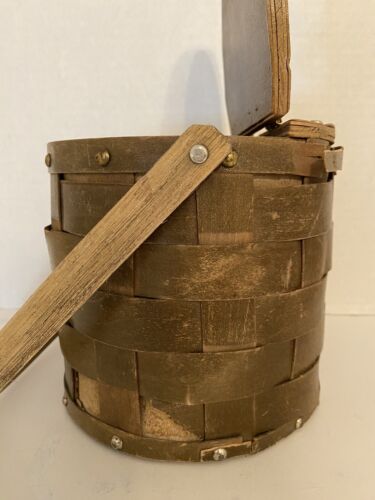 Vintage Round Wooden Woven Basket Purse With Tree Design - Picture 7 of 10