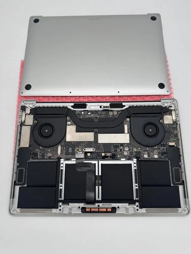 A1707 Logic Board Macbook Pro 15" 2017 | 2.8 i7 | 16 GB | 256 GB SSD (820-00928)