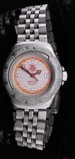 VINTAGE Tag Heuer Stainless Steel 28mm Professional 200M Wristwatch 373 508