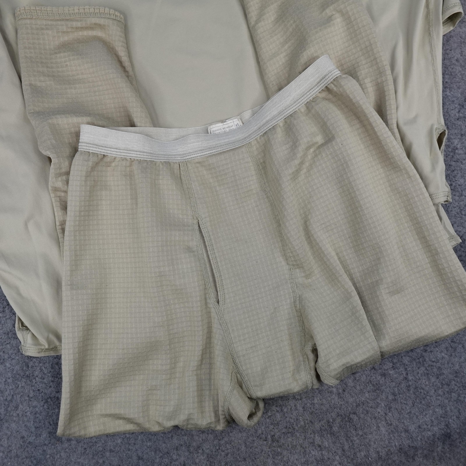 US Army ECWCS Base Layer Set Mens Medium Tan Gen … - image 2