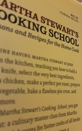 Martha Stewart SIGNED AUTOGRAPHED Cooking School Book 2008 1st Edition HCDJ - Foto 4 di 6