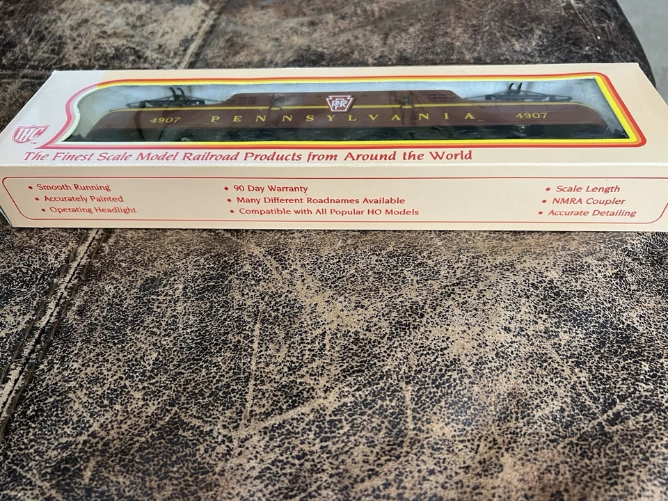 HO Scale IHC Premier GG-1 Tuscan Red Pennsylvania 4907 Single Stripe Dual Drive - Image 4 of 4