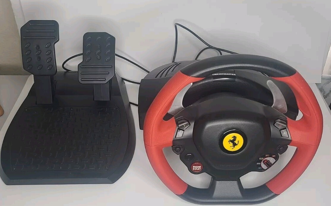Thrustmaster Ferrari 458 Spider Racing Steering Wheel & Pedals Xbox One