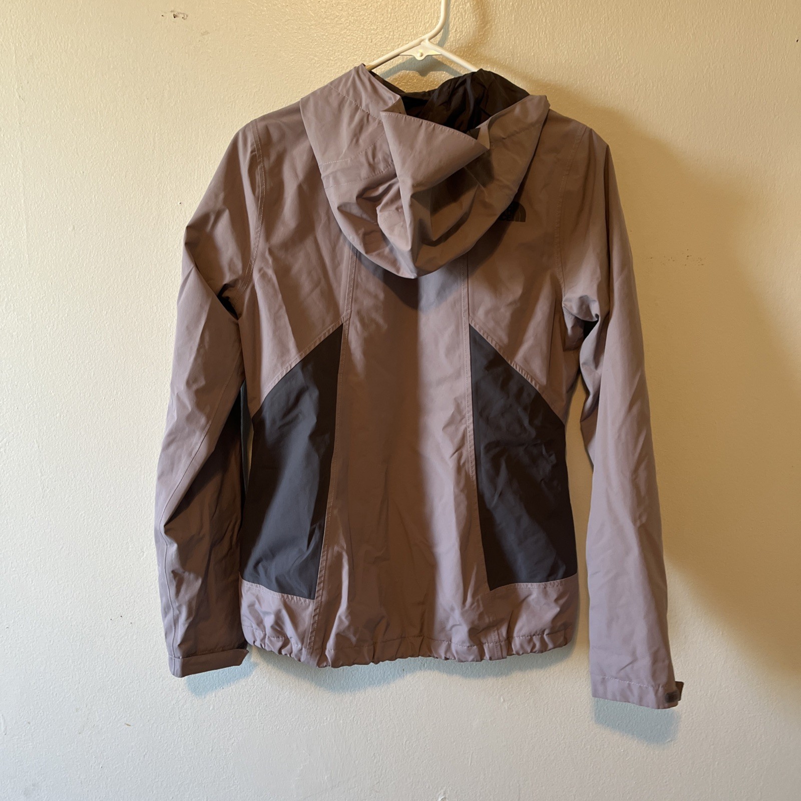 Women’s Extra Small Northface Jacket - image 8