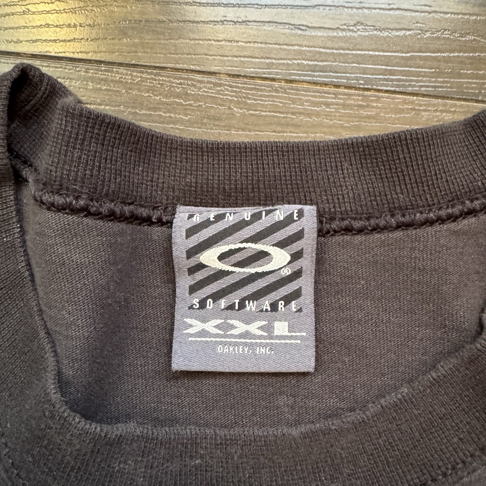 Lot Of 2 Shirts Vintage Oakley And Stone Island Size 2XL thumbnail 4