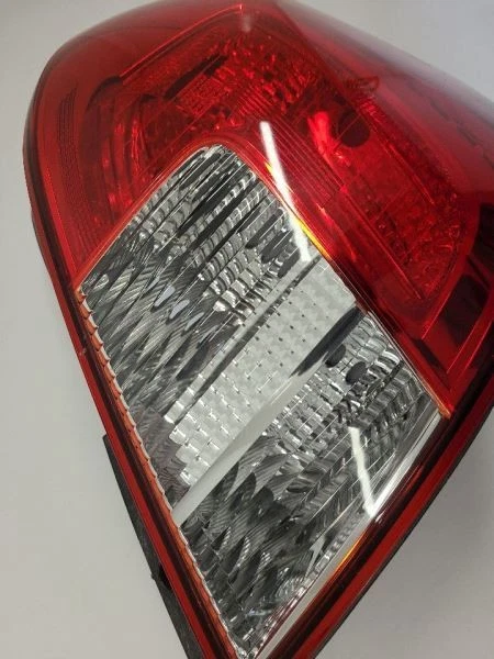 2013-2015 CHEVROLET CAPTIVA SPORT RH Passenger Right Tail Light 22842244 - Image 2 of 4